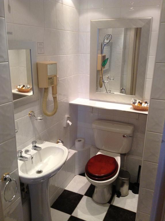 Classic Guest House EDI Room photo